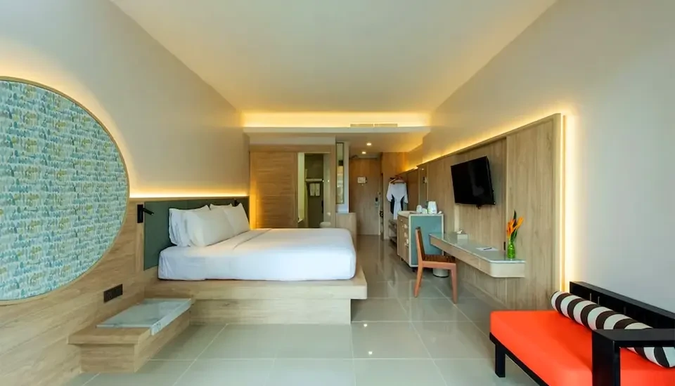 هتل هالیدی انانگ بیچ ریزورت